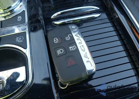 2019 Jaguar Xj Xj50 V6/Xjl Portfolio из США, поврежденный, VIN SAJWJ2GD0K8W21031